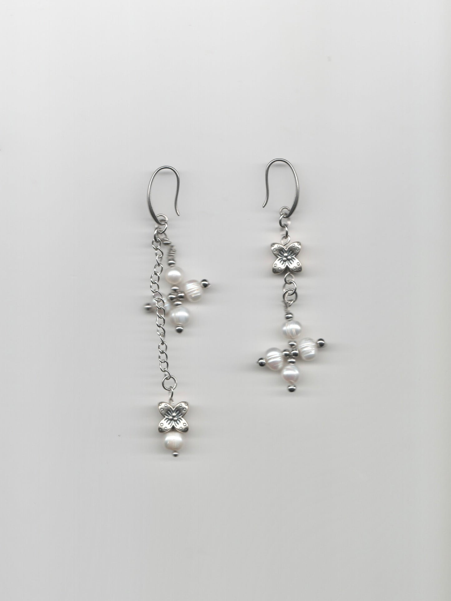 Pearl's Clover Chain Earrings