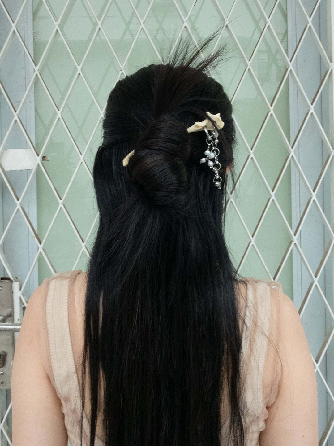 Pearl Clover Bone Hairpin