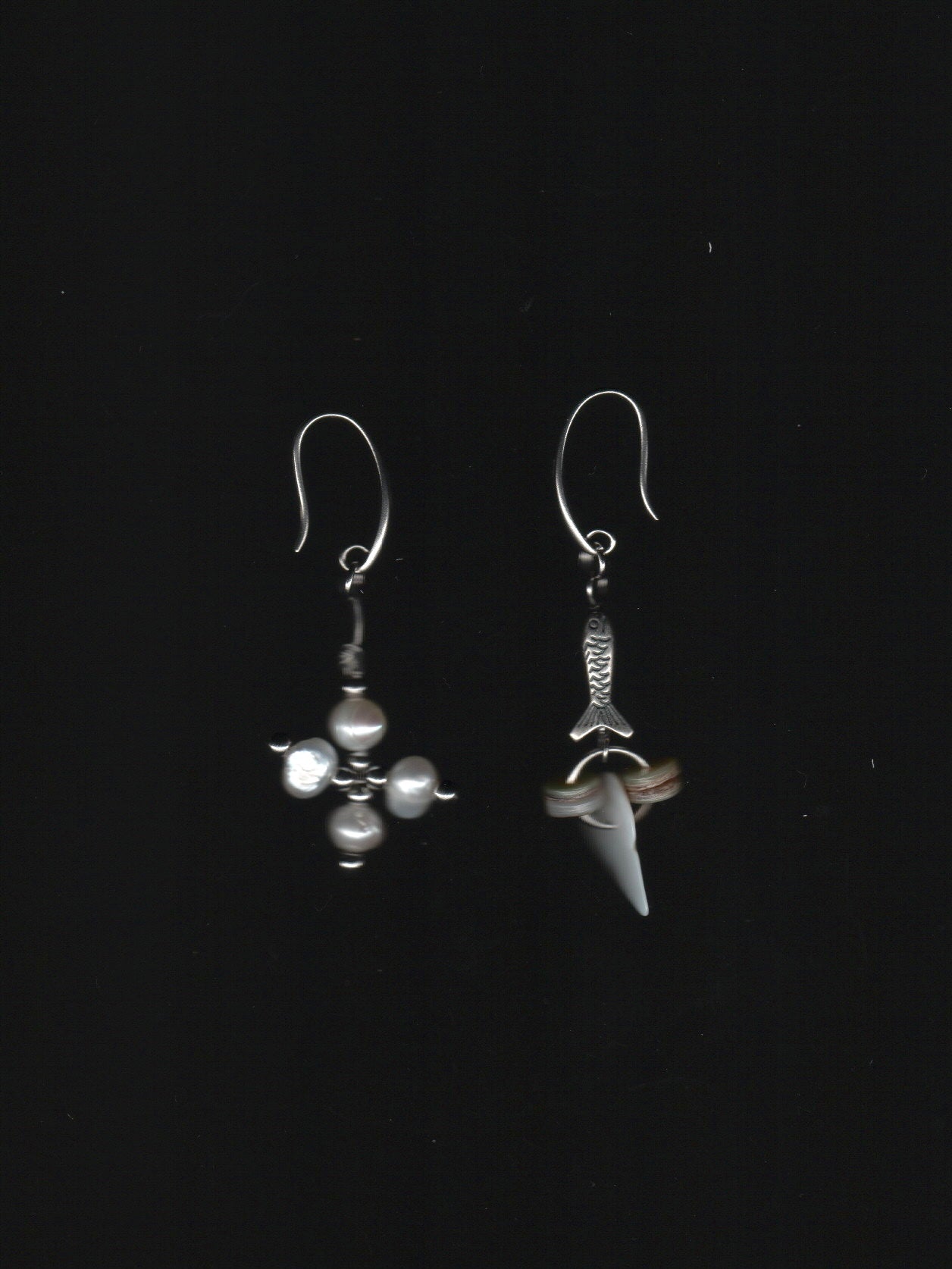 Yú Freshwater Pearls & Fish Earrings