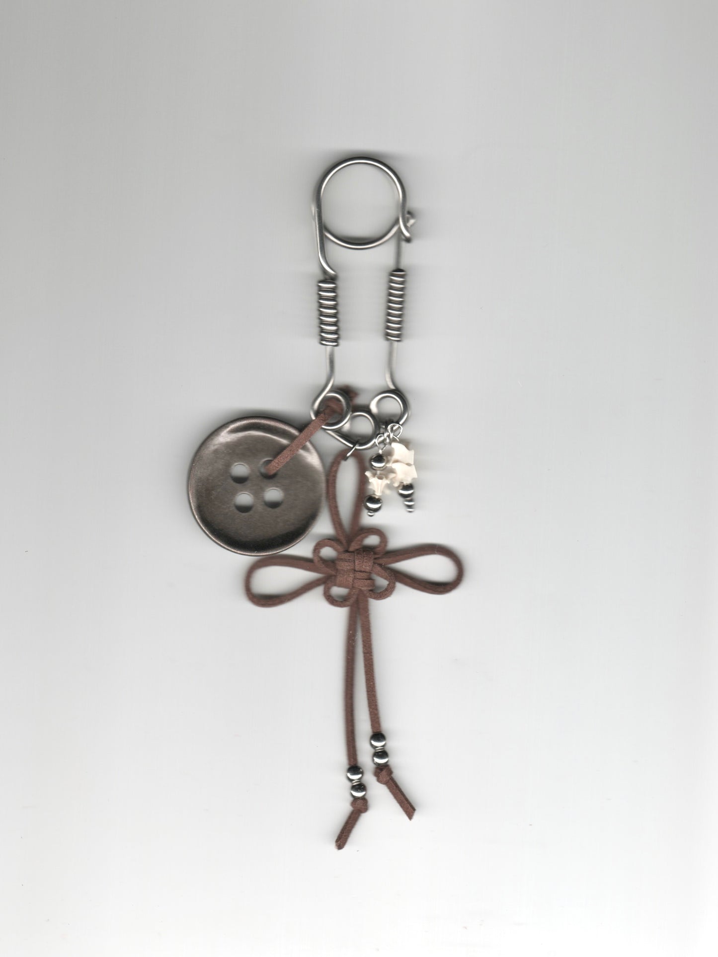 Yùn Suede Knot Button Carabiner