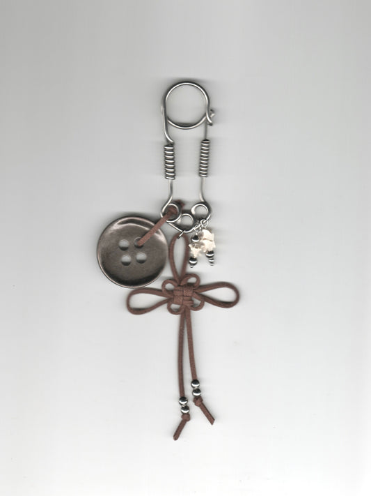 Yùn Suede Knot Button Carabiner
